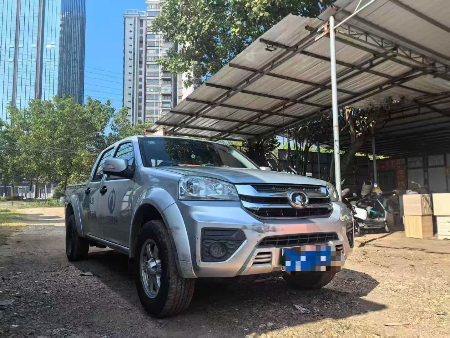 Silver Great Wall pickup shown as a user-provided vehicle sample